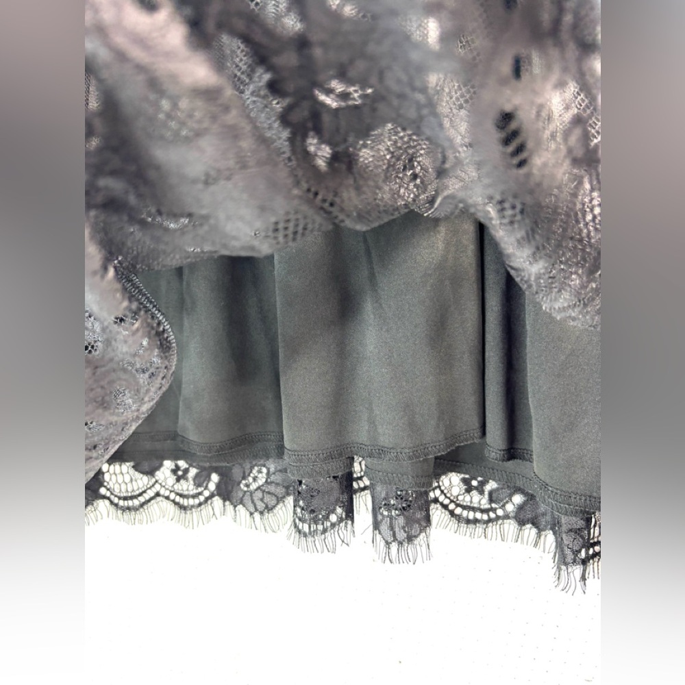 Eve & Maddie 2X Fairygoth High Neck  Sleeveless Lace Top in Black - Picture 4 of 9